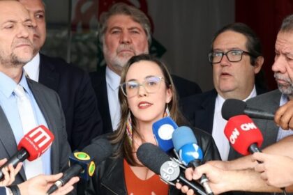 Consulado dos EUA cancela visto de Paula Coradi, presidente nacional do PSOL 12 ocrente 1758935818