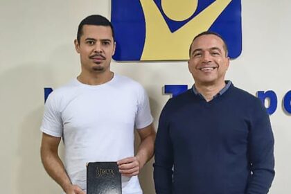 Bíblia perdida há 25 anos reaparece e motiva retorno de morador de Teresópolis à fé 4 ocrente 1758955671