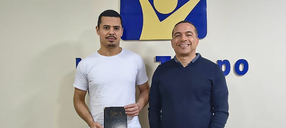 Bíblia perdida há 25 anos reaparece e motiva retorno de morador de Teresópolis à fé 2 ocrente 1758955671