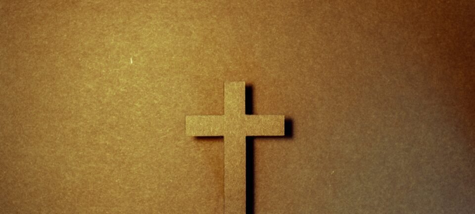 Cruz de 1.400 anos confirma existência de mosteiro cristão em ilha de Abu Dhabi 2 ocrente 1759070994