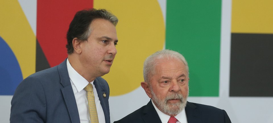Lula faz caminhada pelos 95 anos do MEC e usa evento para ensaiar pré-campanha à reeleição 2 ocrente 1759097873