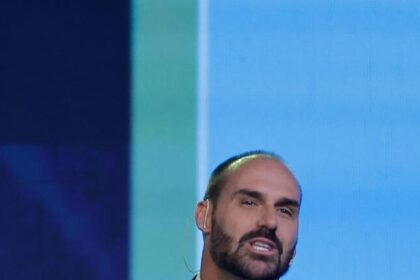 Eduardo Bolsonaro e Paulo Figueiredo intensificam ofensiva contra deputados favoráveis à dosimetria 8 ocrente 1759174304