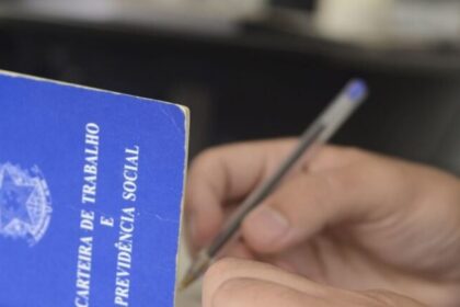 Desemprego segue em 5,6% em agosto e alcança menor patamar da série do IBGE 16 ocrente 1759237357