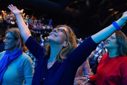 Festival da Esperança reúne 14 mil pessoas em Bruxelas e registra mais de 1 mil decisões por Jesus 8 ocrente 1759246295