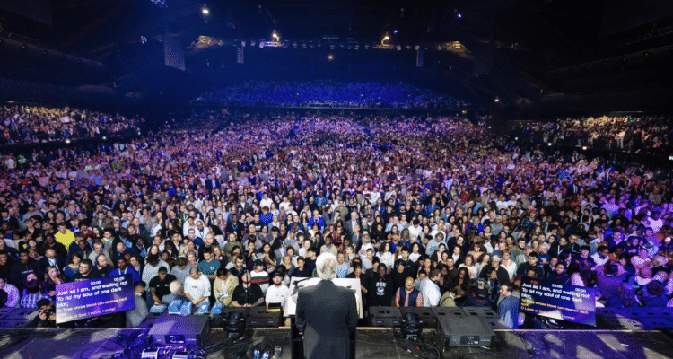Festival da Esperança reúne mais de 14 mil pessoas em Bruxelas com pregação de Franklin Graham 2 ocrente 1759248087