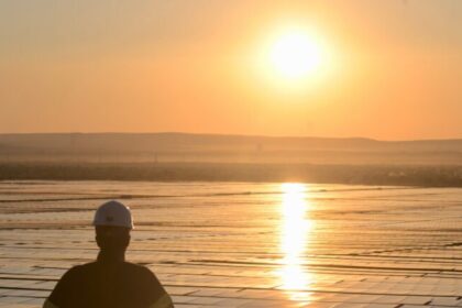 Sobra de energia de dia e uso de térmicas à noite encarecem conta e mantêm risco de apagão 12 ocrente 1759261702