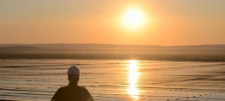 Sobra de energia de dia e uso de térmicas à noite encarecem conta e mantêm risco de apagão 2 ocrente 1759261702
