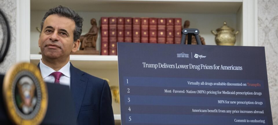 Pfizer anuncia corte de preços e aporte de US$ 70 bilhões nos EUA após acerto com Trump 2 ocrente 1759273319