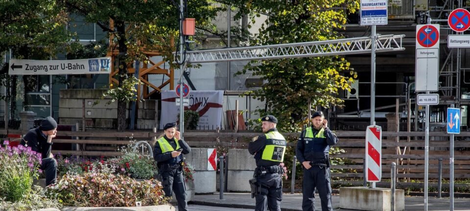 Ameaça de bomba interrompe Oktoberfest; polícia investiga possível elo com Antifa 2 ocrente 1759329993