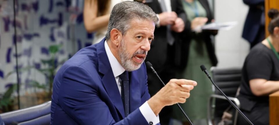 Lira mantém essência do projeto de isenção do IR e aceita só três das 99 emendas 2 ocrente 1759360642