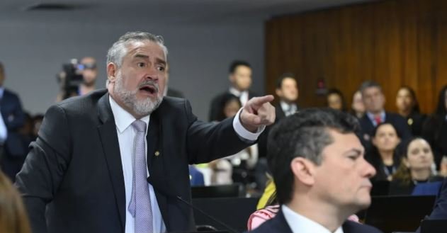 Discussão acalorada marca CPMI do INSS; presidente adverte Paulo Pimenta 2 ocrente 1759436213