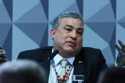 Mãos pintadas e depoimento conturbado marcam oitiva do presidente da Conafer na CPMI do INSS 2 ocrente 1759519076