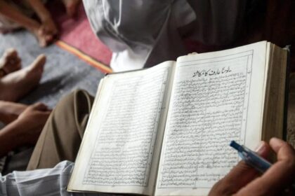 Paquistanês deixa o islamismo e se converte após ler parábola do semeador 6 ocrente 1759614389