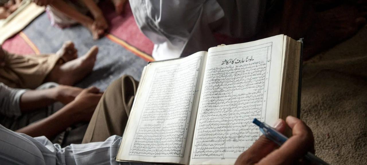 Paquistanês deixa o islamismo e se converte após ler parábola do semeador 2 ocrente 1759614389