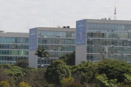 Servidores marcam protestos nacionais para o dia 29 contra reforma administrativa 20 ocrente 1759686483