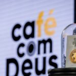 Série “Café com Deus Pai” supera 10 milhões de exemplares e lança sexto volume interativo 4 ocrente 1759700872