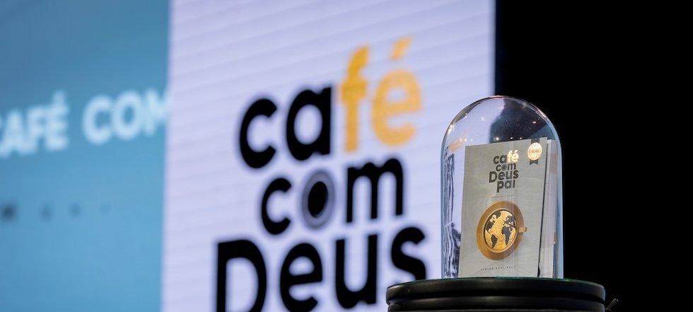 Série “Café com Deus Pai” supera 10 milhões de exemplares e lança sexto volume interativo 2 ocrente 1759700872