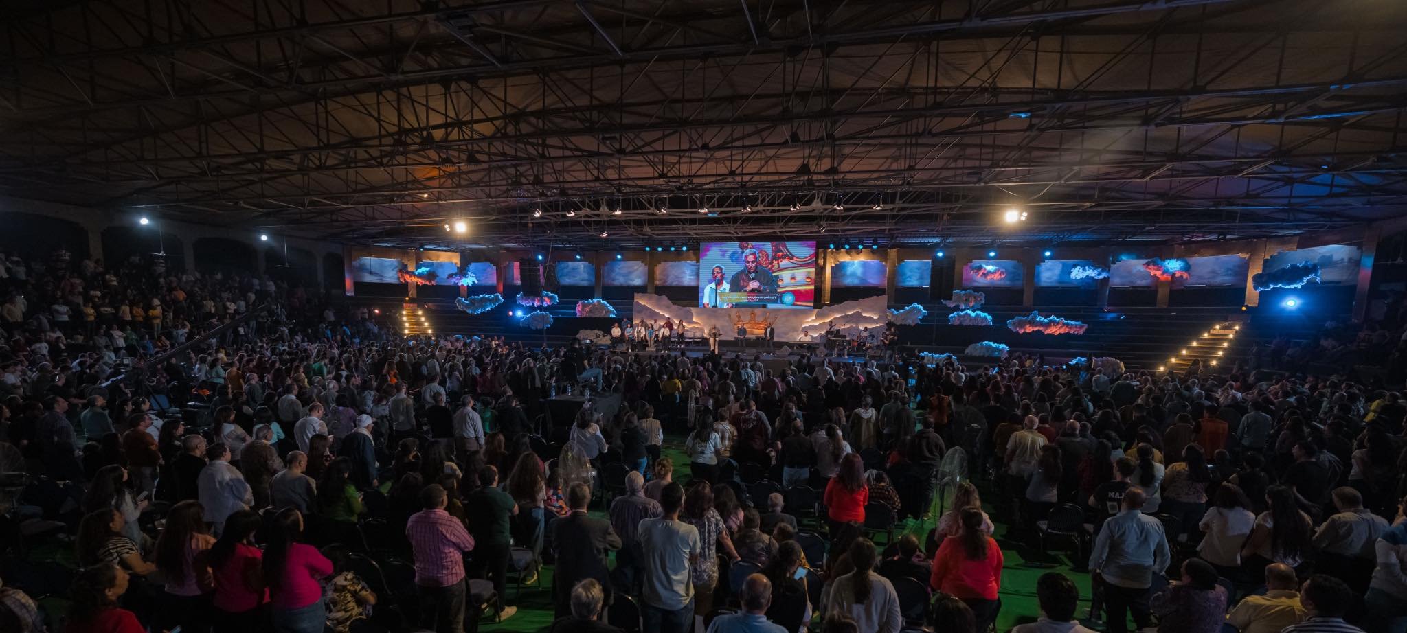 Maior igreja evangélica do mundo árabe espalha mensagem de Cristo pelo esporte e pela música 2 ocrente 1759792654