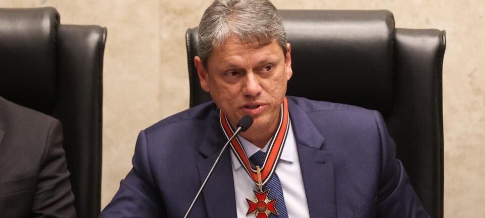 Ao receber honraria do TRE-SP, Tarcísio exalta “trabalho amoroso” da Justiça Eleitoral 2 ocrente 1759801621