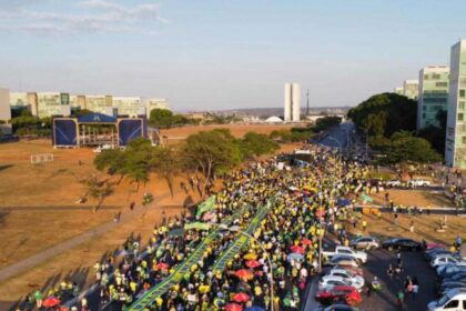 Caminhada pró-anistia leva oposição e aliados de Bolsonaro à Esplanada dos Ministérios 20 ocrente 1759874653