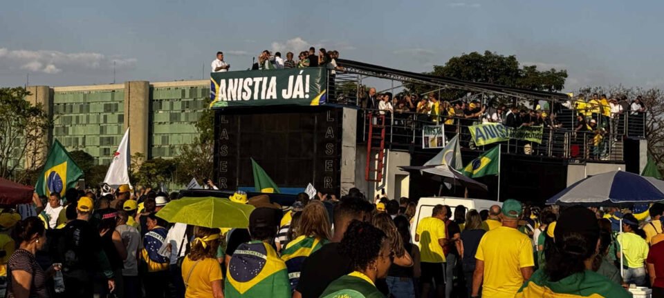 Caminhada na Esplanada reúne aliados de Bolsonaro por anistia aos presos de 8 de Janeiro 2 ocrente 1759906898