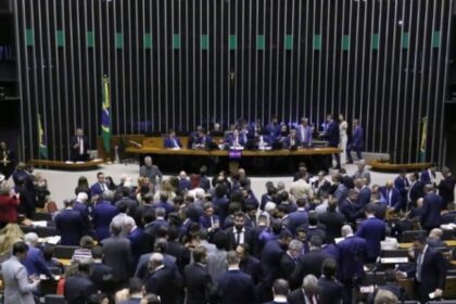 Câmara derrota governo e arquiva “MP da Taxação”; veja como cada deputado votou 6 ocrente 1759961870