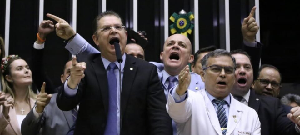 Sóstenes elogia atuação de Tarcísio contra MP da Taxação; governador nega articulação 2 ocrente 1759975316