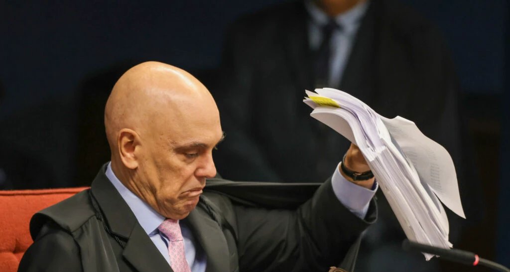Jurista acusa Moraes de ilegalidade ao substituir defesa de ex-assessores de Bolsonaro 2 ocrente 1760105836