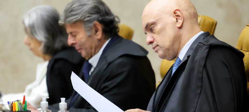 Moraes afasta seis advogados de réus ligados a Bolsonaro com base em decisão de 1956 e volta atrás no dia seguinte 2 ocrente 1760153535