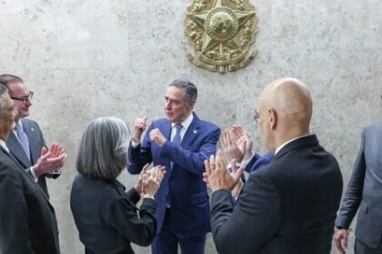 Barroso se aposenta e deixa 912 processos à espera de novo relator no STF 6 ocrente 1760241717