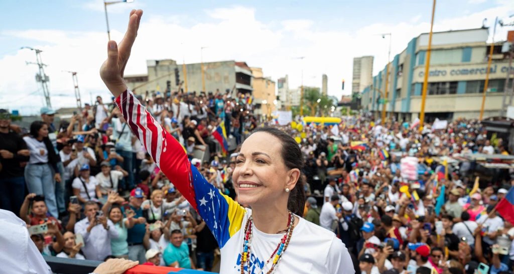 Colunista critica silêncio de feministas brasileiras sobre vitória de María Corina Machado 2 ocrente 1760360557