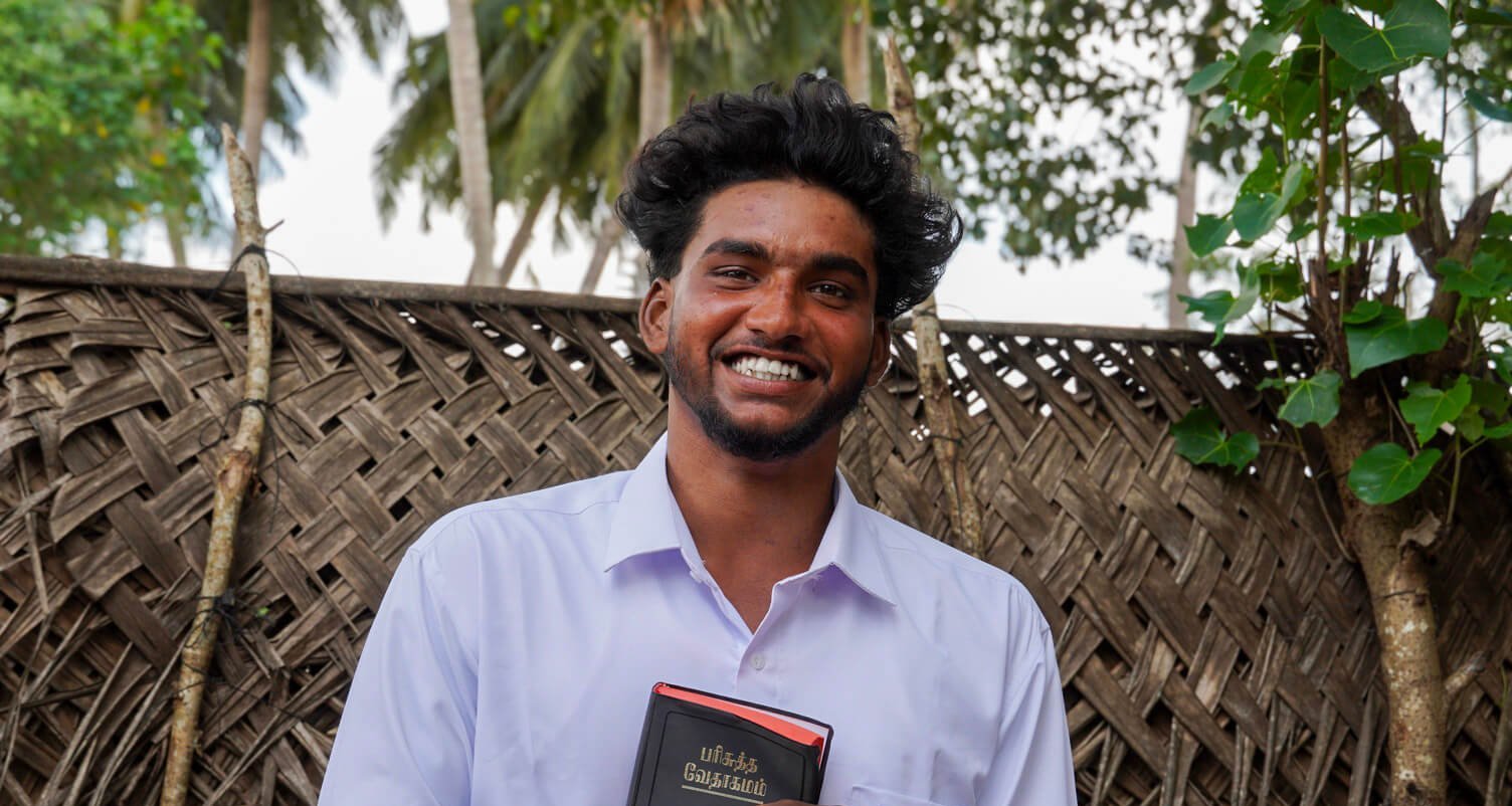 Ex-gângster do Sri Lanka abandona o crime após libertação surpresa da prisão e decide seguir Jesus 2 ocrente 1760516366