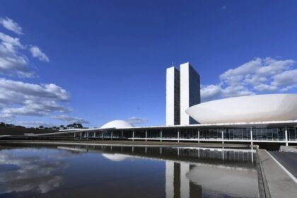 Oposição apresenta novos pedidos de impeachment contra Alexandre de Moraes e Flávio Dino 14 ocrente 1760726783