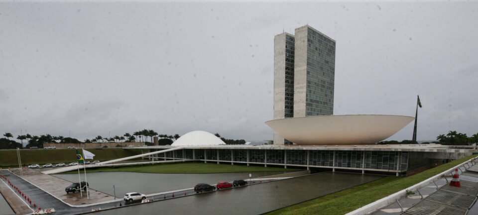 Pequenos partidos de direita e centro avançam em filiações; Novo salta 124% e Podemos quase dobra 2 ocrente 1760746701