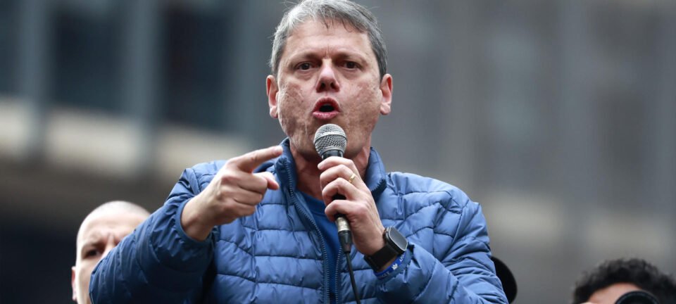 Tarcísio afirma que estatais acumulam prejuízos sob gestões do PT 2 ocrente 1760748409