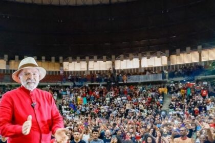 Lula propõe “doutrina latino-americana” e libera R$ 108 milhões para cursinhos populares 20 ocrente 1760839450