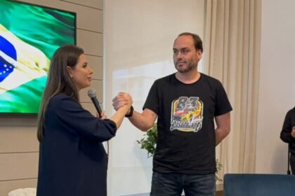 Carlos Bolsonaro muda domicílio para Santa Catarina e PL avalia lançar duas candidaturas ao Senado em 2026 12 ocrente 1760912260