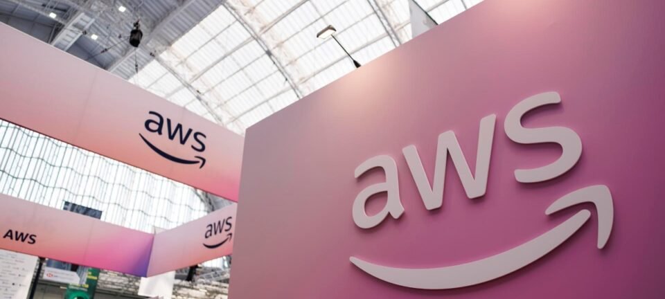 Falha na AWS derruba serviços de mais de 500 empresas em todo o mundo 2 ocrente 1760967146