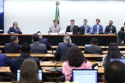 Congresso libera R$ 3,3 bilhões para ressarcir aposentados prejudicados por descontos indevidos 6 ocrente 1761077820