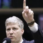Van Hattem anuncia processo contra delegados da PF após novo inquérito sobre Filipe Martins 5 ocrente 1761100303