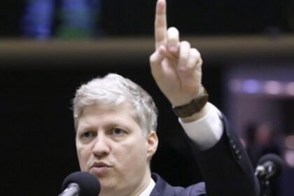 Van Hattem anuncia processo contra delegados da PF após novo inquérito sobre Filipe Martins 10 ocrente 1761100303
