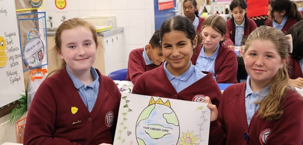Oração do Pai Nosso mobiliza milhares de alunos em 250 escolas na Inglaterra 2 ocrente 1761103137