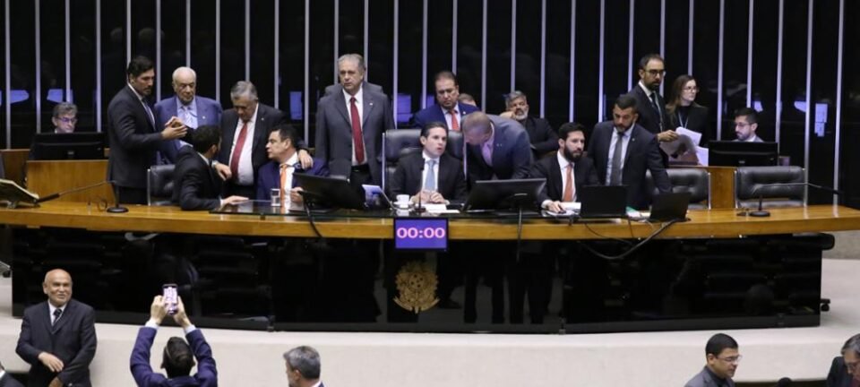 Câmara aprova pacote de segurança que amplia prisão preventiva e coleta de DNA 2 ocrente 1761103913