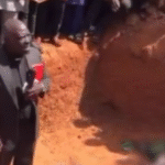 Pastor grava apelo em vala comum e denuncia massacre de cristãos na Nigéria 5 ocrente 1761133718