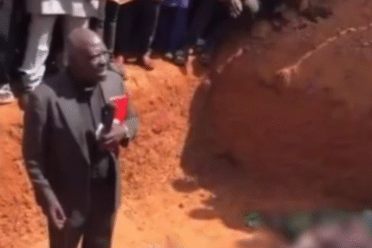 Pastor grava apelo em vala comum e denuncia massacre de cristãos na Nigéria 4 ocrente 1761133718