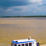 Nova lancha da Sociedade Bíblica do Brasil promete levar apoio a comunidades isoladas da Amazônia 5 ocrente 1761145378
