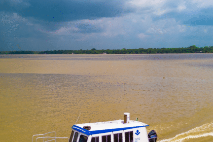 Nova lancha da Sociedade Bíblica do Brasil promete levar apoio a comunidades isoladas da Amazônia 20 ocrente 1761145378