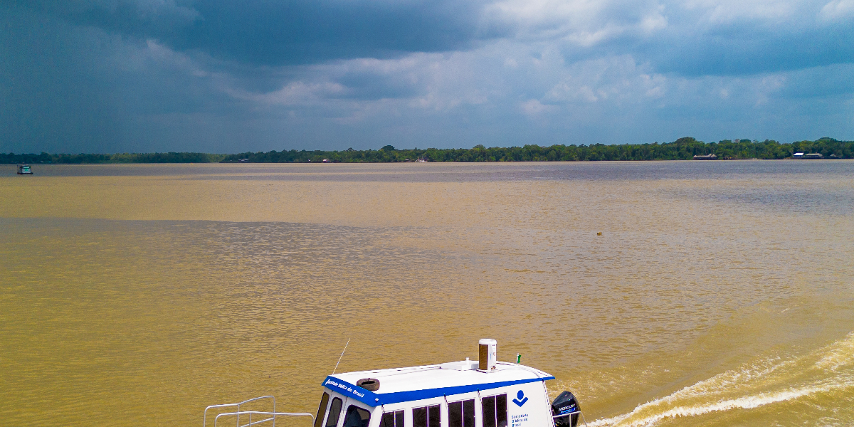 Nova lancha da Sociedade Bíblica do Brasil promete levar apoio a comunidades isoladas da Amazônia 2 ocrente 1761145378