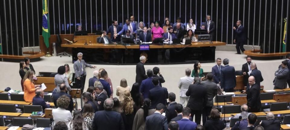 Câmara aprova e remete ao Senado projeto que limita decisões individuais no STF 2 ocrente 1761181295