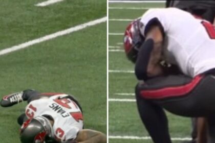 Jogador se ajoelha e faz oração por companheiro lesionado em jogo da NFL 10 ocrente 1761188704